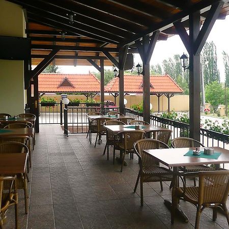 Penzion Kastiel Velky Krtis Exterior foto